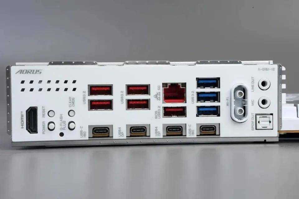 X3D系列主板免费提升游戏性能开元棋牌高端主板“模范生”技嘉(图2) X3D系列主板免费提升游戏性能开元棋牌高端主板“模范生”技嘉(图2)