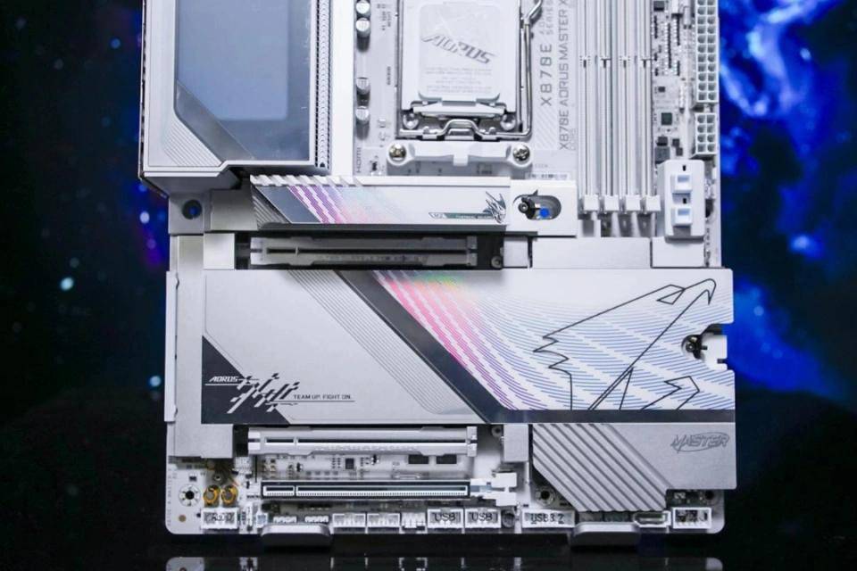 X3D系列主板免费提升游戏性能开元棋牌高端主板“模范生”技嘉(图13) X3D系列主板免费提升游戏性能开元棋牌高端主板“模范生”技嘉(图13)